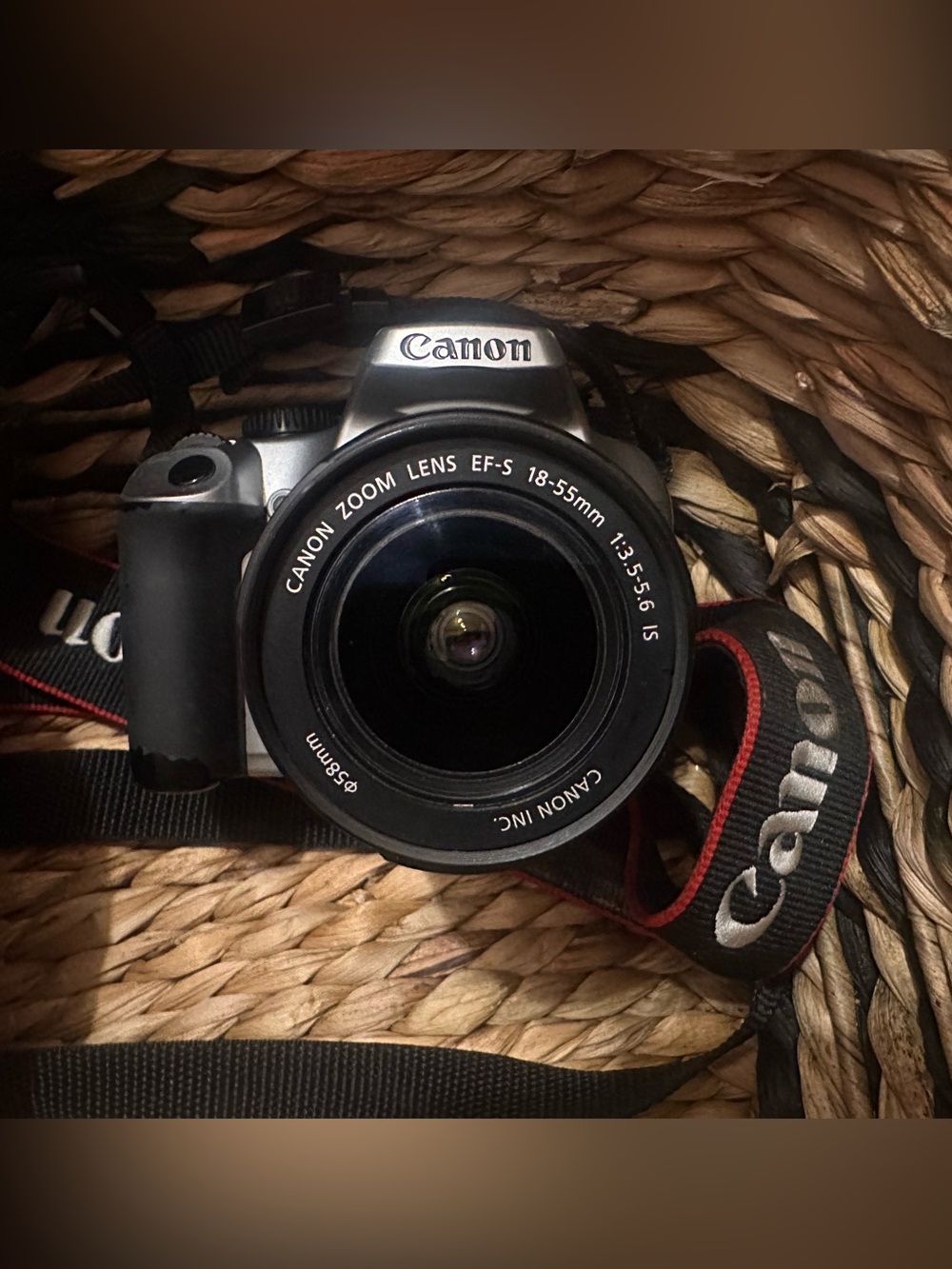 Canon EOS Digital Rebel XT 350D DSLR + 18-55mm IS Lens + Bag